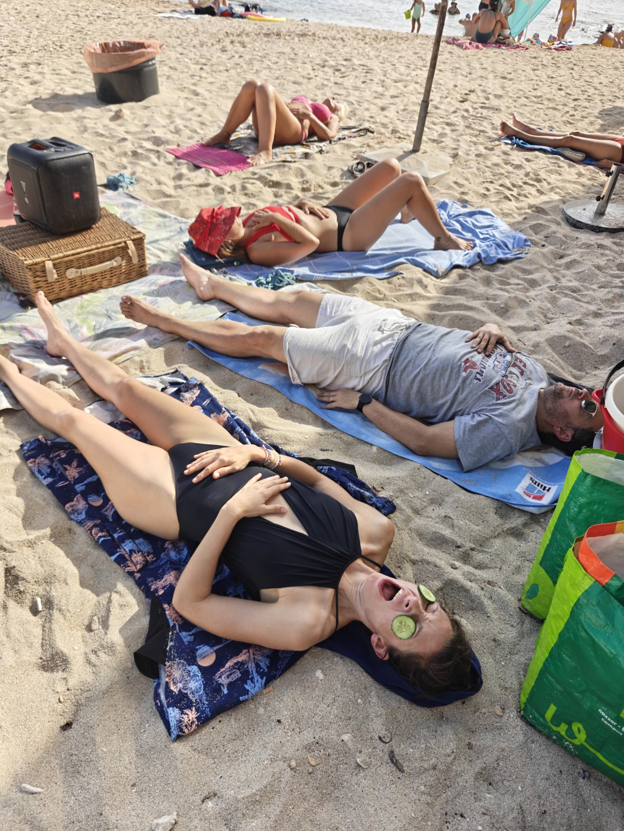 Breathwork with cucumber on the eyes
